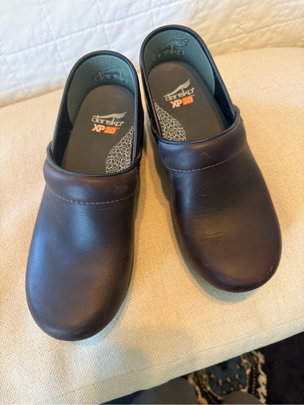 Dansko XP 2.0 women’s Slip-On Clog in Dark Brown, 37